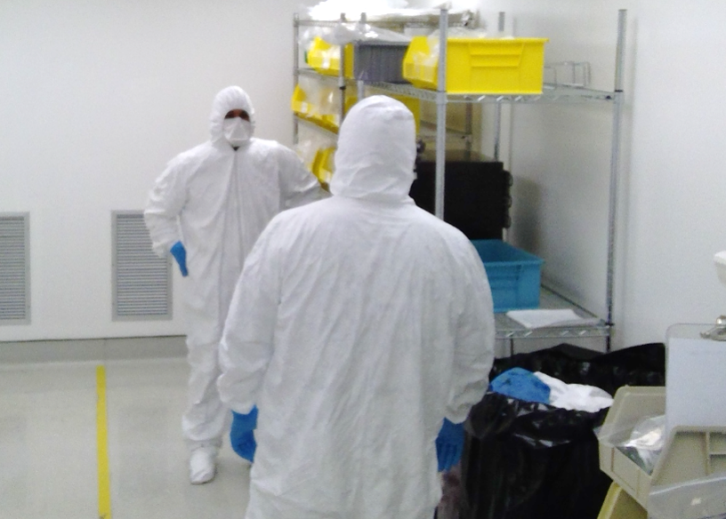cleanroom technicians